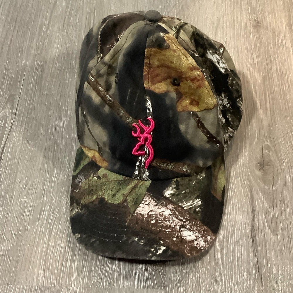 Browning women’s camouflage baseball cap